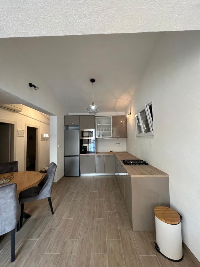 Apartmani Tamaris Vinišće Exterior foto