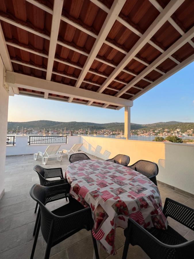 Apartmani Tamaris Vinišće Exterior foto